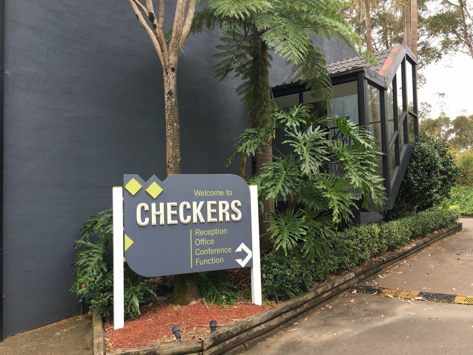 Checkers Resort Terrey Hills Kültér fotó